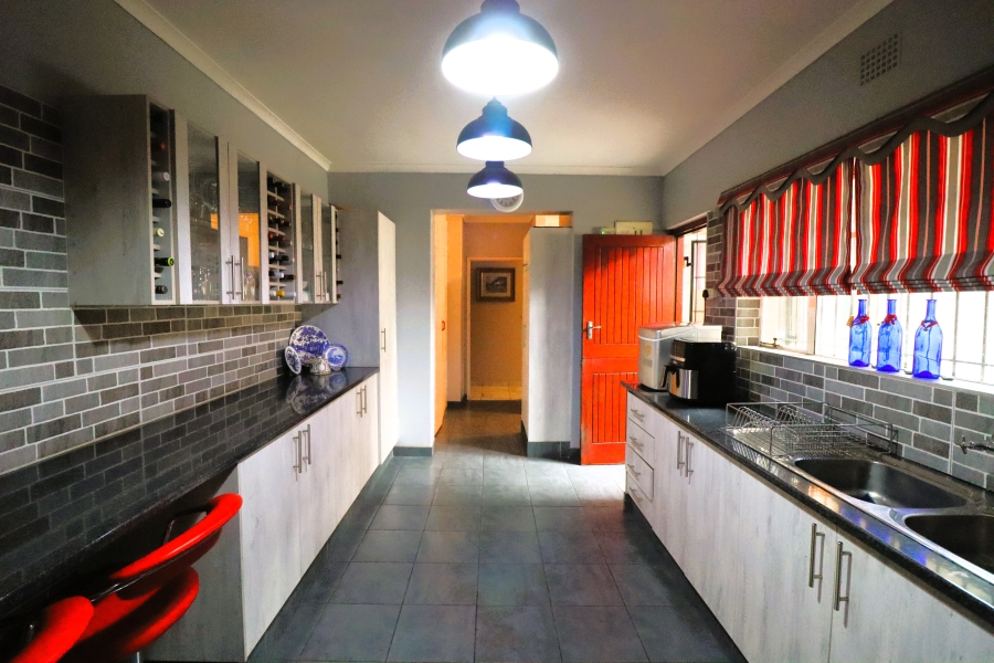 3 Bedroom Property for Sale in Uitsig Western Cape